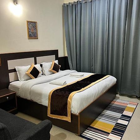 דרמסאלה Sky Pie Hotel מראה חיצוני תמונה