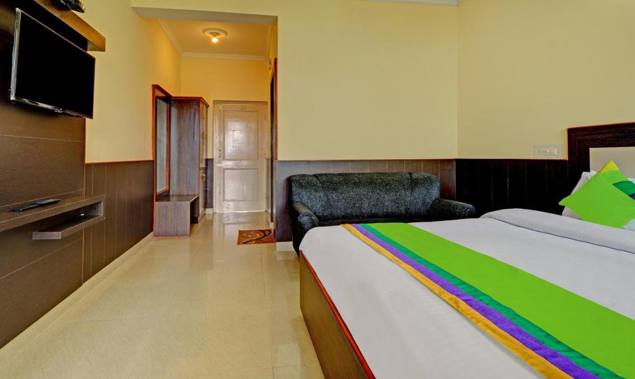 דרמסאלה Sky Pie Hotel מראה חיצוני תמונה