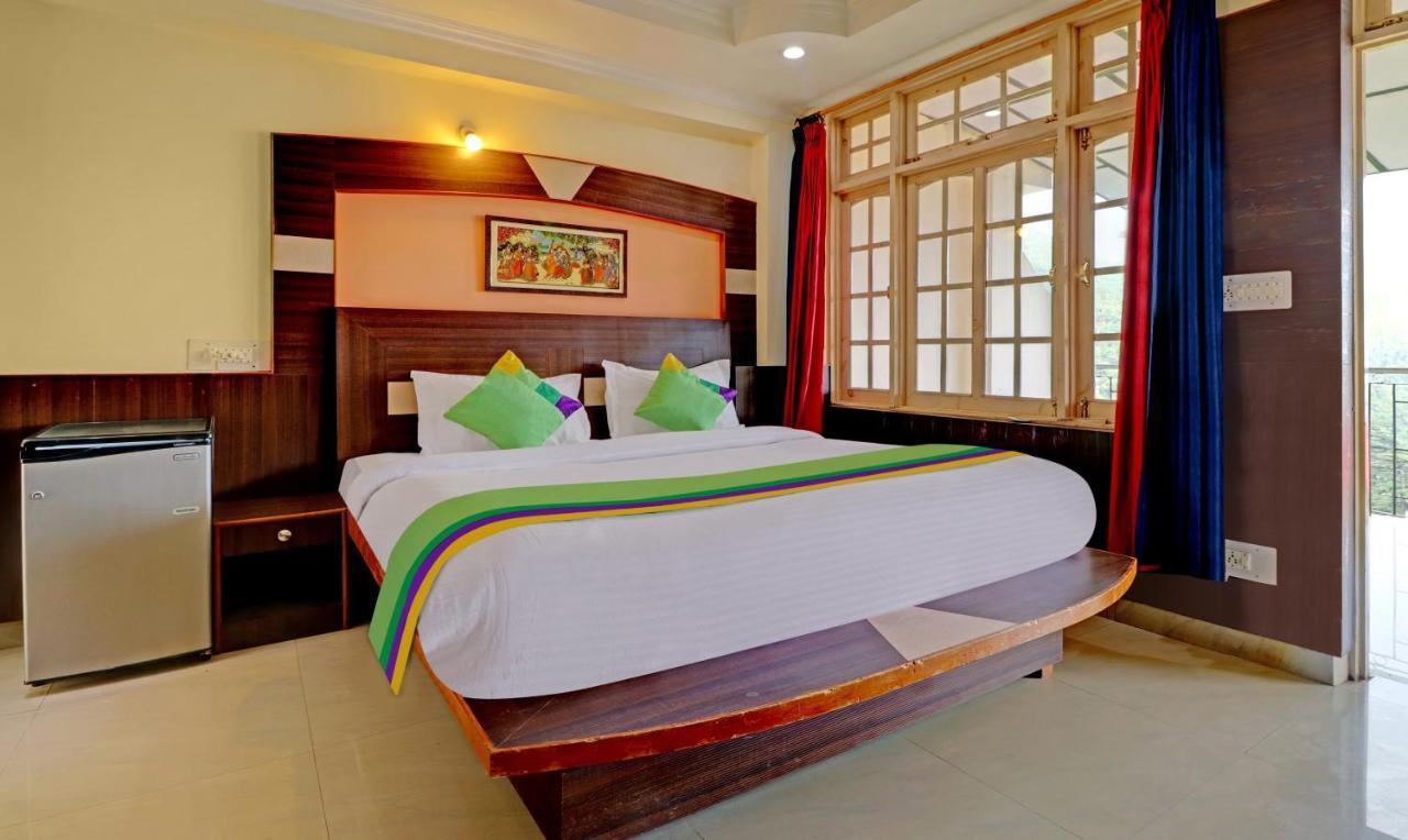 דרמסאלה Sky Pie Hotel מראה חיצוני תמונה