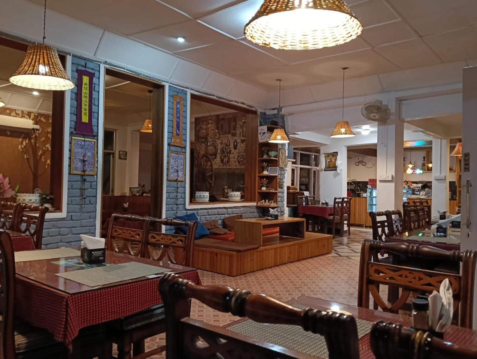 דרמסאלה Sky Pie Hotel מראה חיצוני תמונה